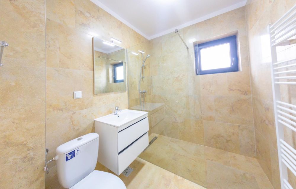 Apartament cu 3 camere de inchiriat in zona Dendrologic