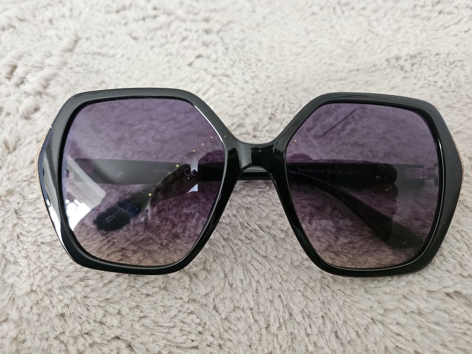 Слънчеви очила GUESS