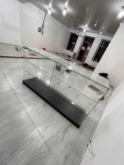 Ойнали витрина магазин учун