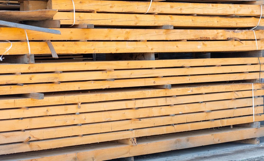 Cherestea, stejar uscat in uscator si mai multe esente frasin,paltin,