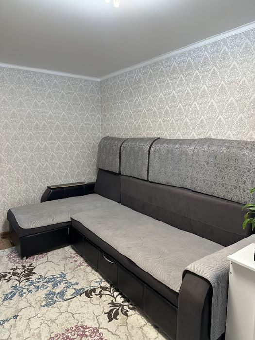 Продам диван в отличном состояния. Бу