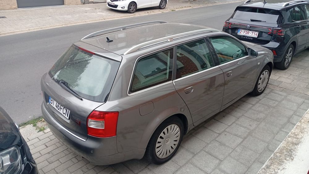 Vând Audi A4 pentru mai multe detalii sunați la nr de telefon.