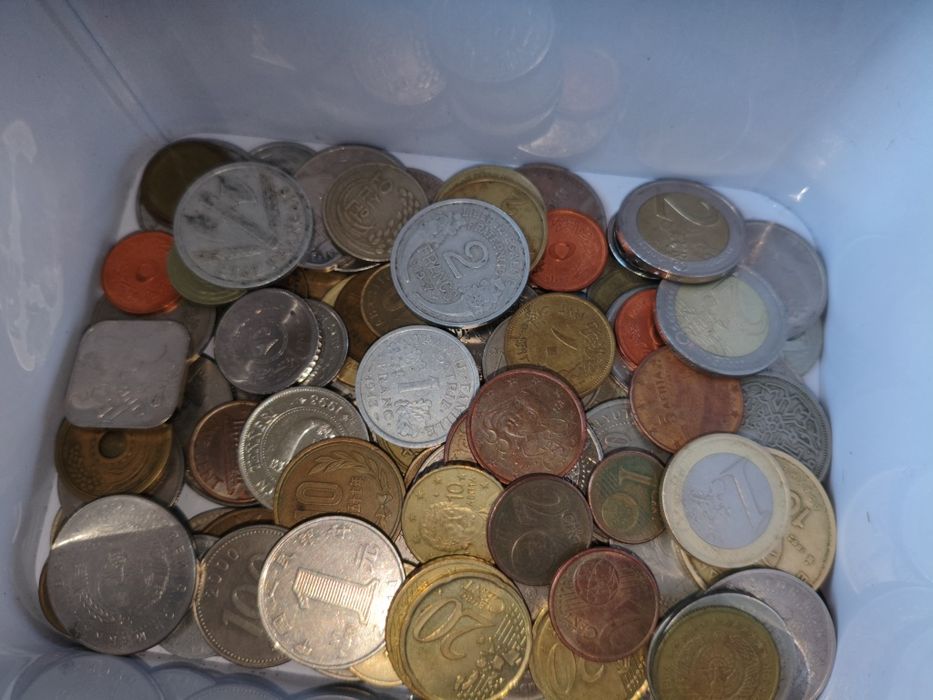 Монеты разных стран мира