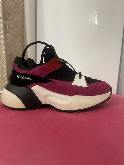 Togoshi Сникърси  38-ми номер Розов