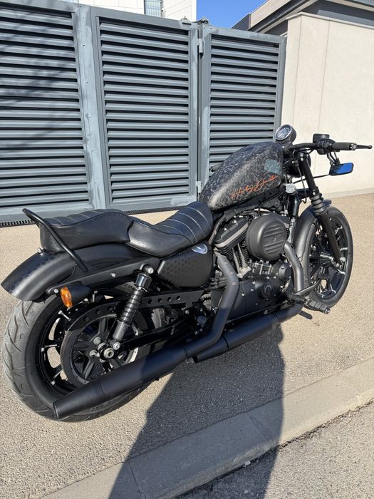 Harley Davidson sportster IRON 883