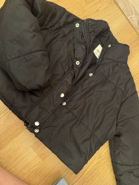 Дамско късо черно зимно яке