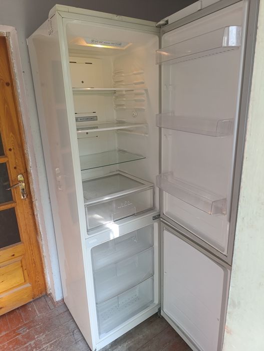Продам холодильник лджи