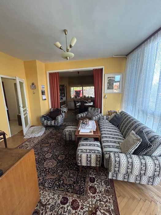 Продава се Четиристаен апартамент в Плевен, Идеален център - 96 кв.м за 2136 €/кв.м - Снимка #1