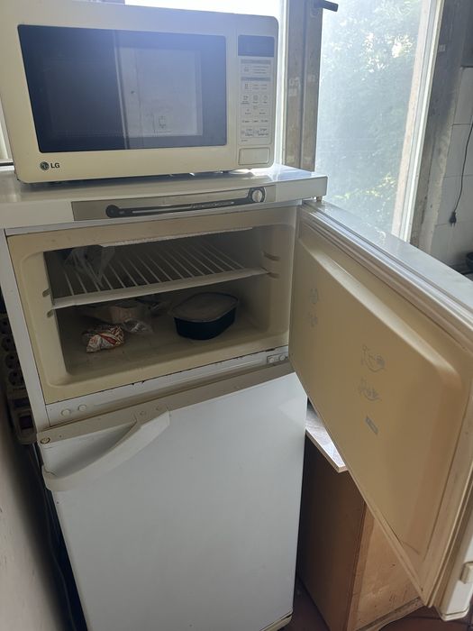 Холодильник Indesit полностью рабочий