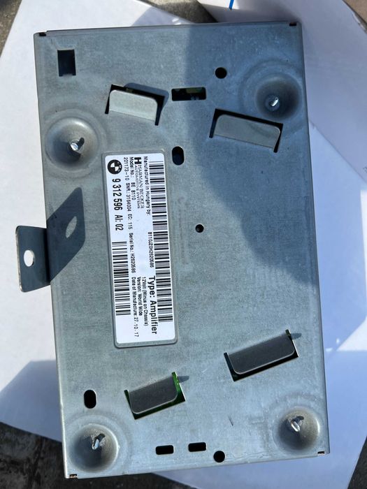 Sistem audio original BMW HiFi S676A-Pachet complet: Amplificator + Boxe