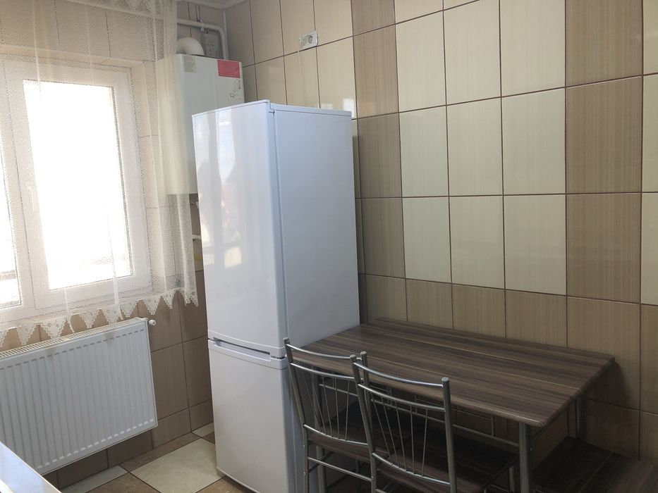 Inchiriez apartament