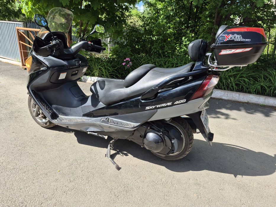 Макси скутер Suzuki Sky Wave400