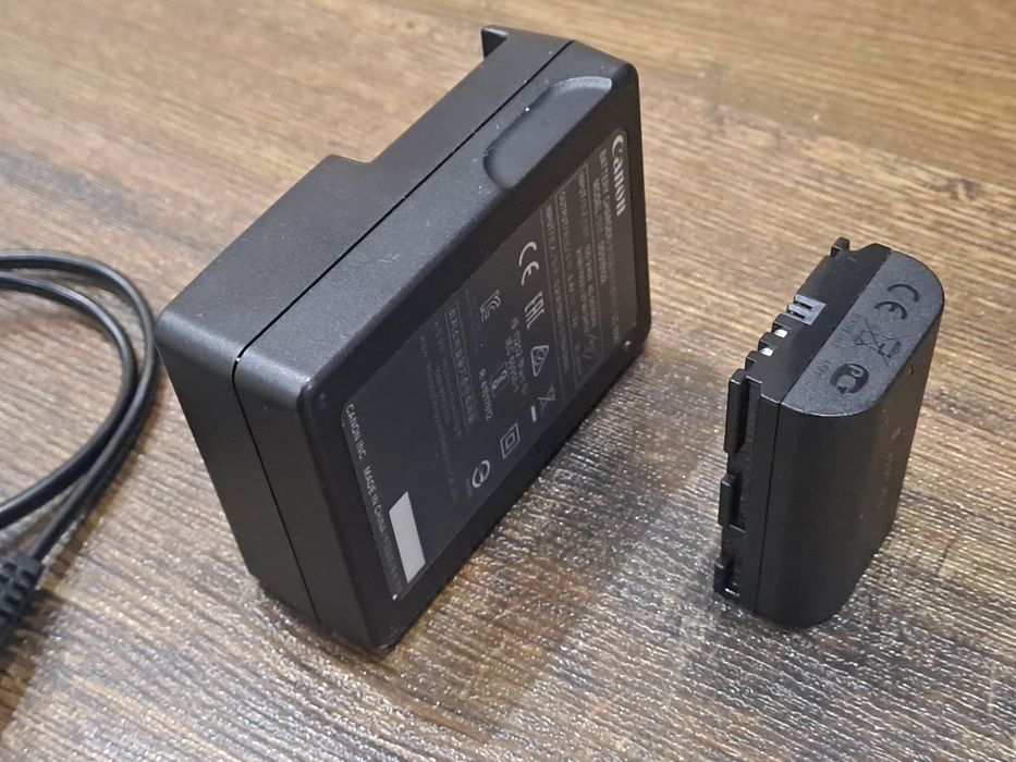 Аккумуляторы и зарядки Canon