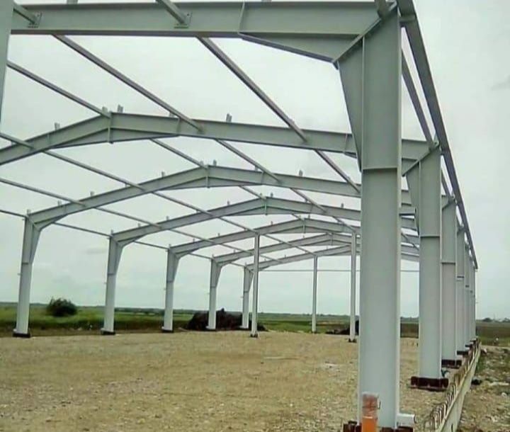 Confectionez structuri hale metalice complete 
La comanda clientului p