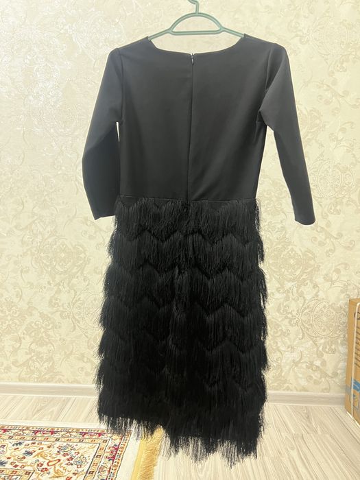 Платья вечерние