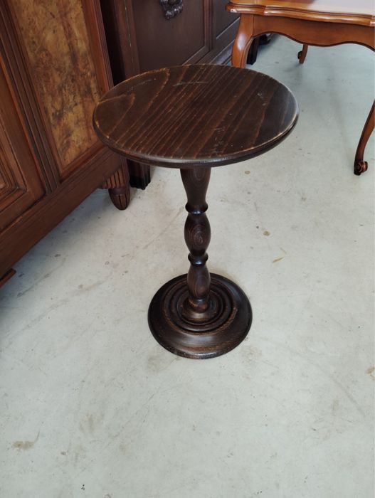 Кръгла помощна маса