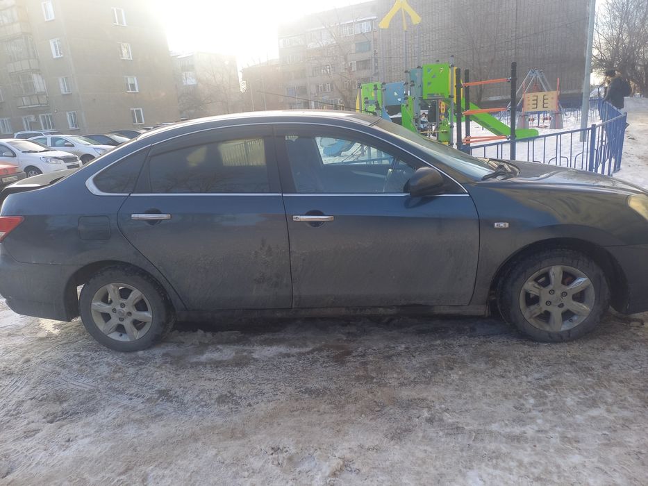 Nissan Almera авто