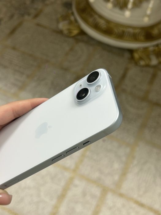 Продам айфон 15 (голубой )