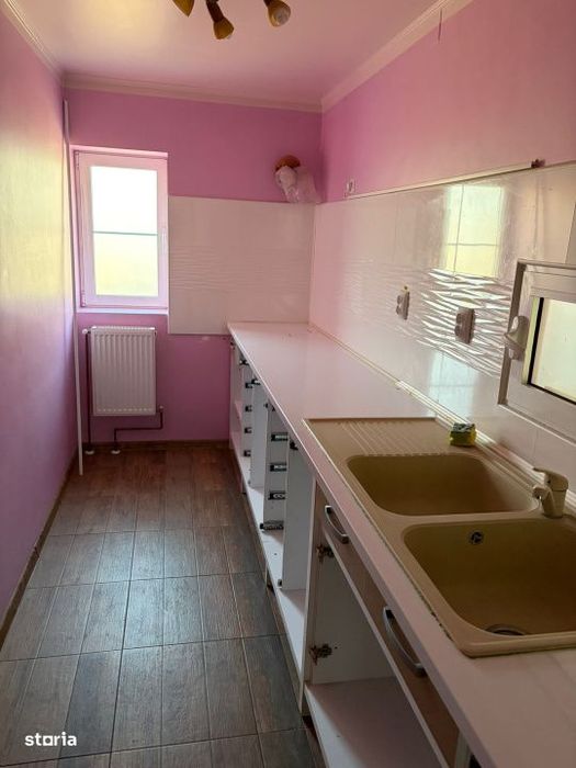 Casa P+1, 350 mp utili, teren 500 mp, zona Craiovita Noua