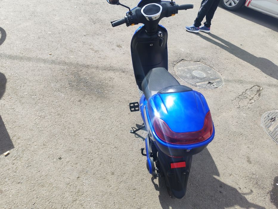 vand scuter electric cu carte c.i.v