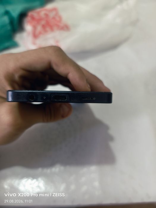 Samsung galaxy A06 128гб В отличнюном состоянии с каробкой
