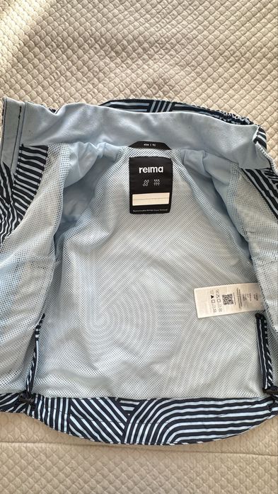 Продам ветровку от Reima