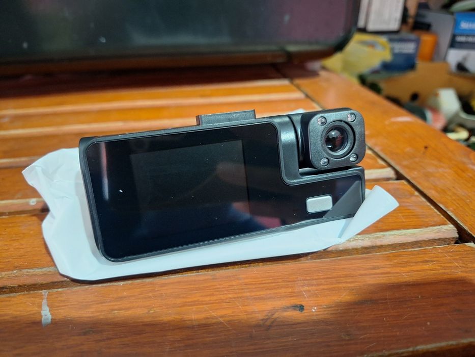 Camera video auto noua