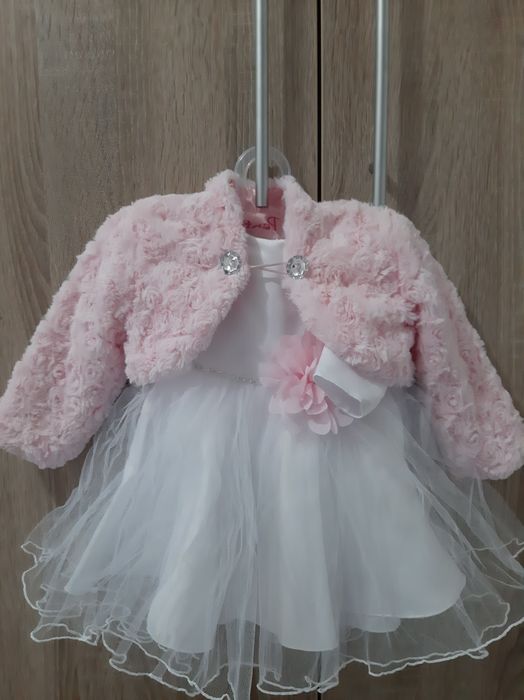 Vând Costum de botez