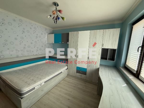 Продава се Четиристаен апартамент в Бургас, Център - 142 кв.м за 3662 €/кв.м - Снимка #5