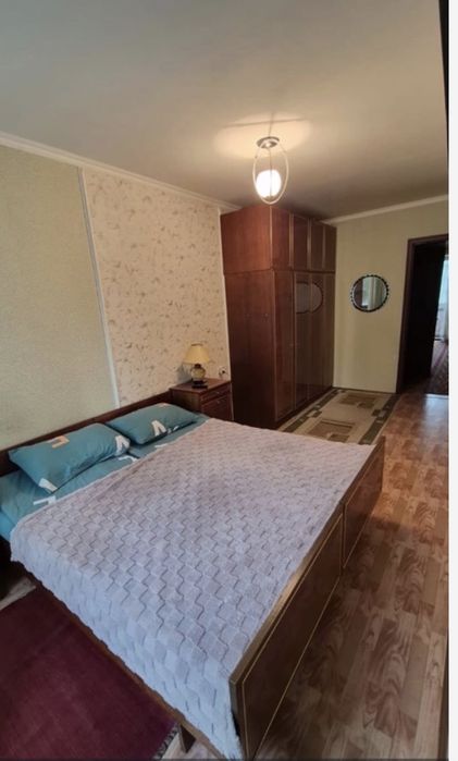 Продается спальный гарнитур