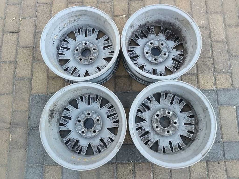 Продам оригинальные легкосплавные диски "Borbet" на Volvo Saurus .