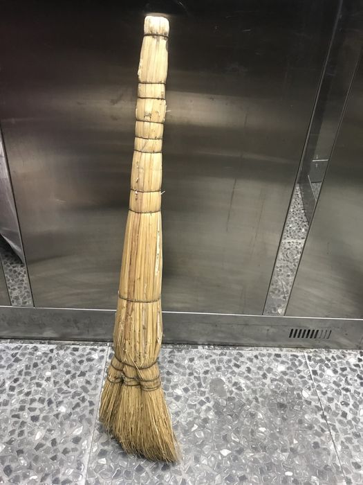 Веник сорго из прутьев