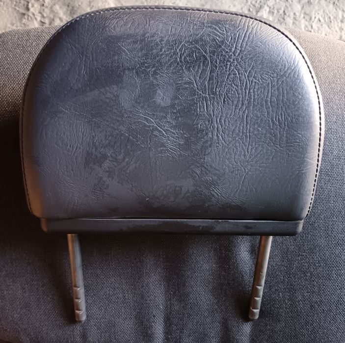 Продам подголовники 2 шт