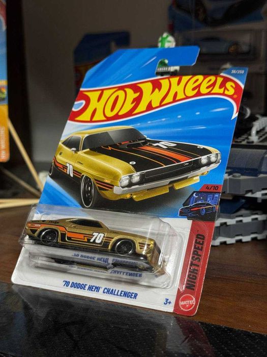 HW Mainline Dodge Hemi Challenger 70