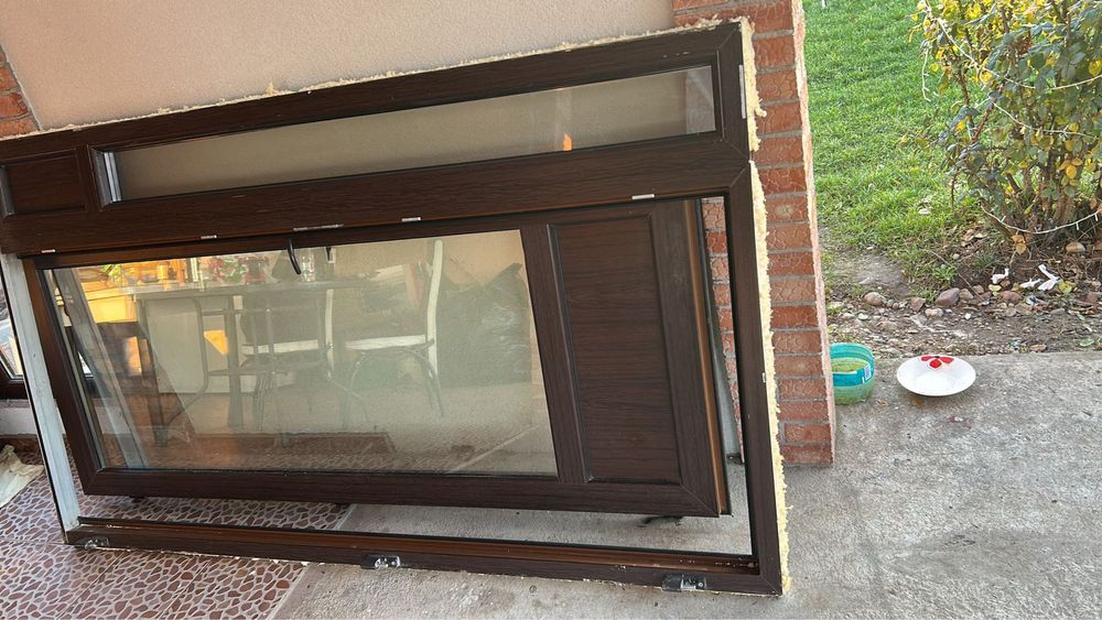 Usa de termopan maro aproape ca noua