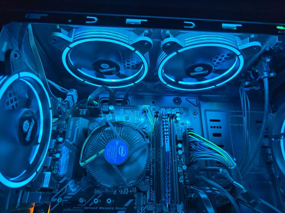 Vand PC sau componente