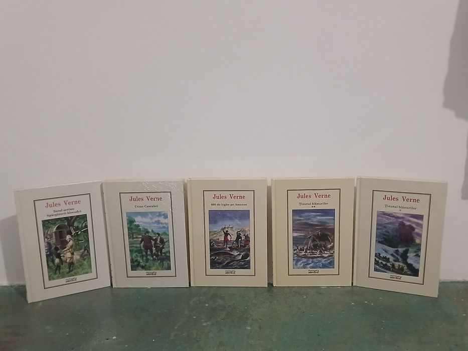 Vând cărți Jules Verne. NEGOCIABIL .VÂND URGENT!!