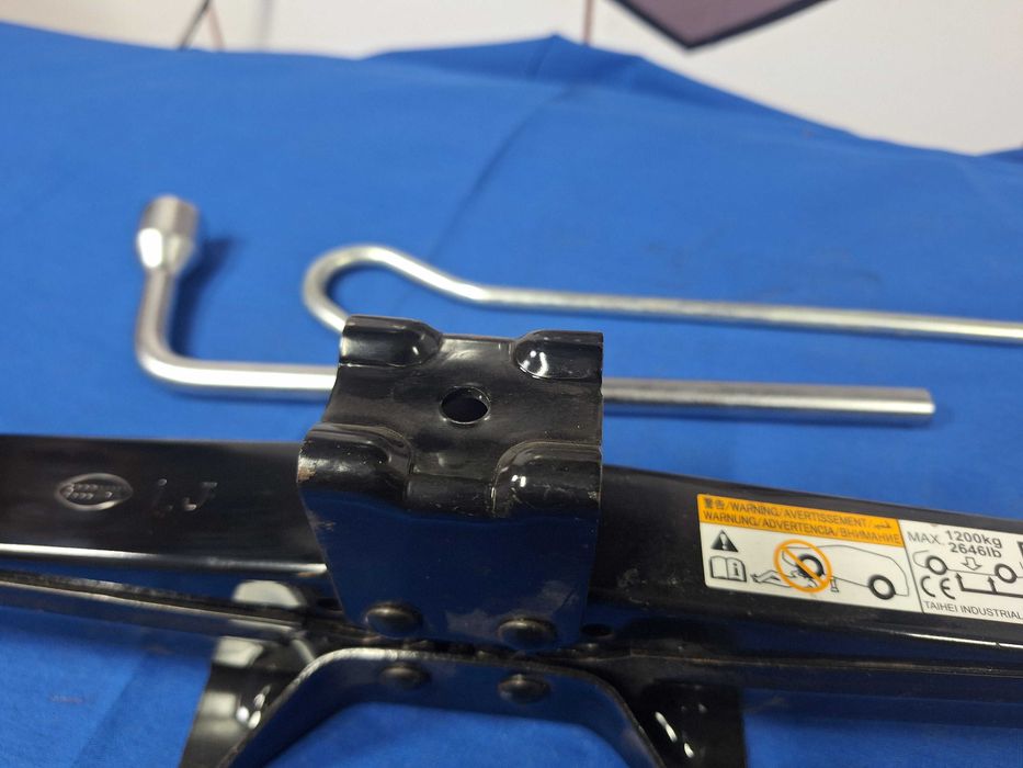 CRIC AUTO OEM Mitsubishi Outlander Eclipse - CA NOU