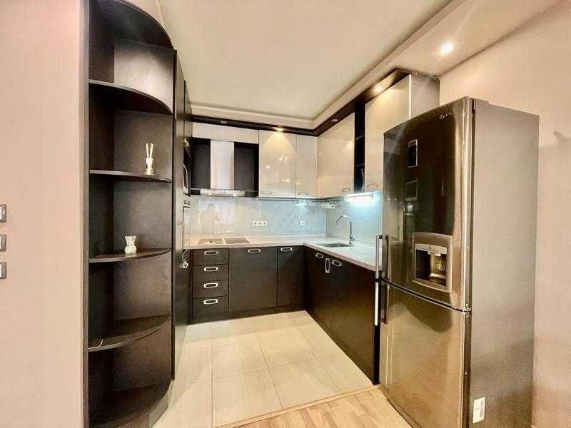 Продава се Тристаен апартамент в София, Толстой - 106 кв.м за 1746 €/кв.м - Снимка #5