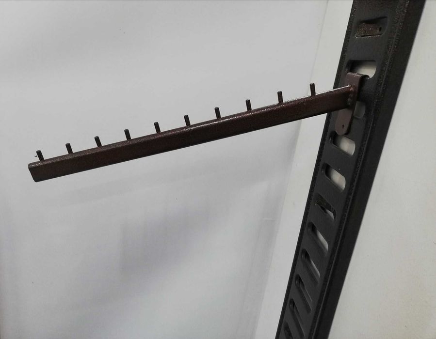 Suport metalic pentru magazin de imbracaminte