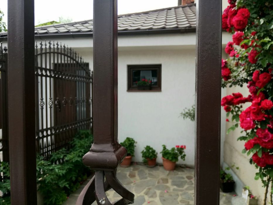 Închiriez casă nouă în Focșani zona centrala de 80 mp mobilata și util