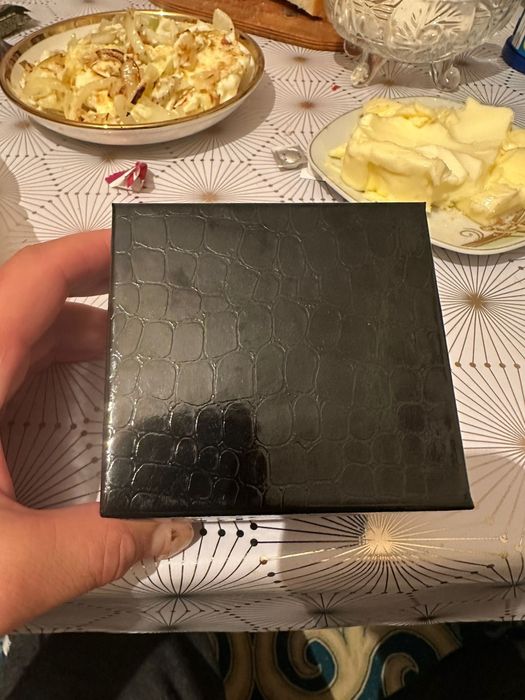 Продам часы новый