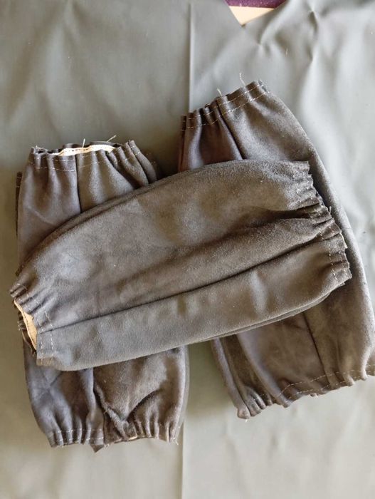 Кожени работни престилки, ръкавици, ръкавели и гамаши