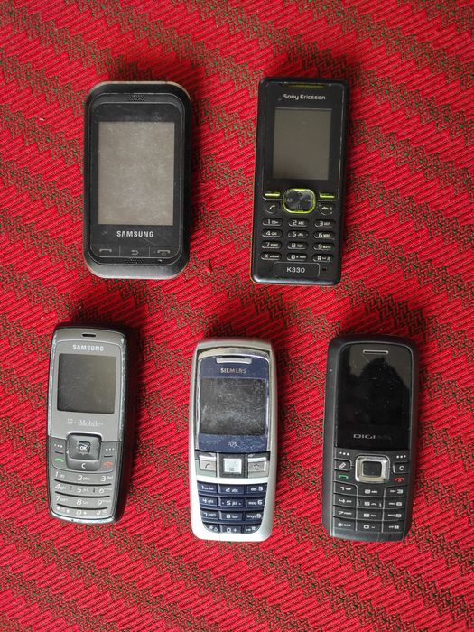 Telefoane pentru piese de schimb unele sunt funcționale