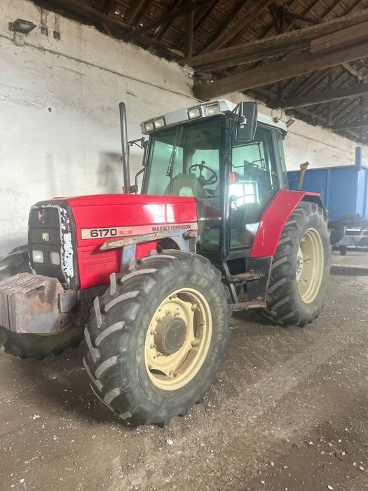 Tractor agricol Massey Ferguson 6170