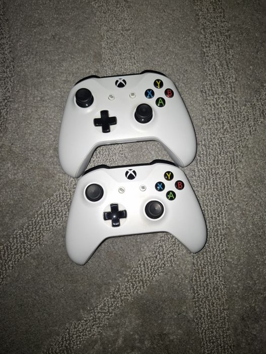 Vând xbox one s 1tb