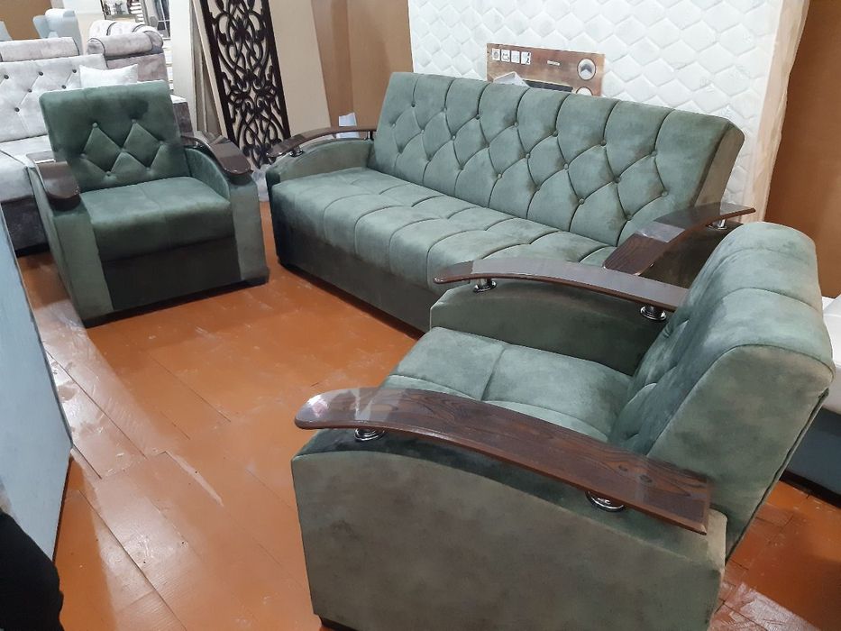 Yumshoq mebellar sotiladi