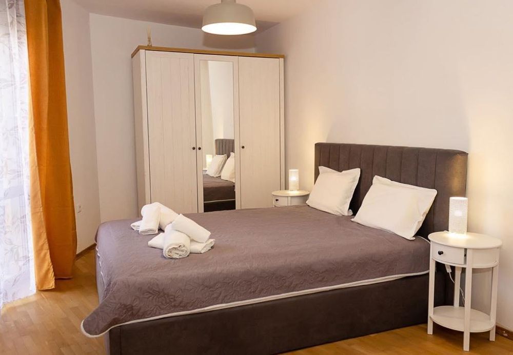 Дава се под наем Тристаен апартамент в Варна, Гръцка махала - 80 кв.м за 750 € - Снимка #5