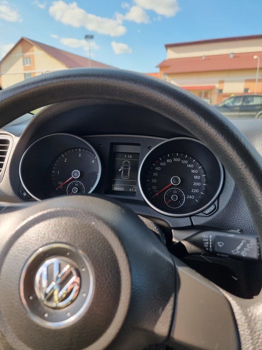 Volkswagen Golf 6 1.6 TDI cutie automata DSG 2011