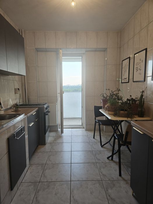 Inchiriez apartament 3 camere mobiliat, utilat , cu vedere la Parcul Tineretului